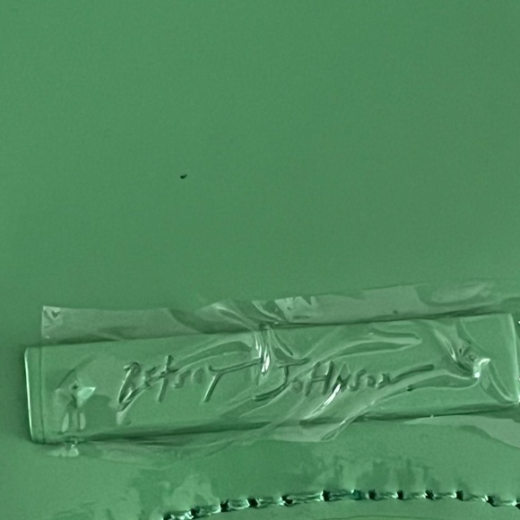 BETSEY JOHNSON Teddy Gummy Bear Novelty Green Crossbody Bag Patent Cute - Picture 4 of 6